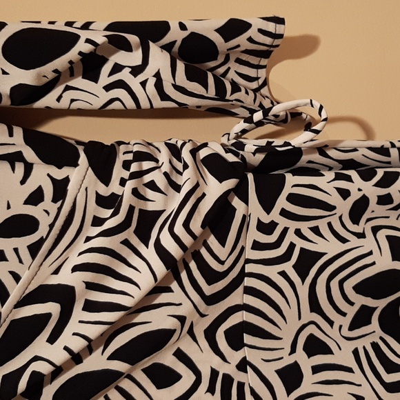 Metrostyle BLack and White Dress Size 12 - Picture 3 of 6